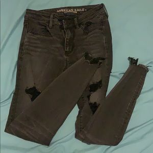 Distressed skinny jeans